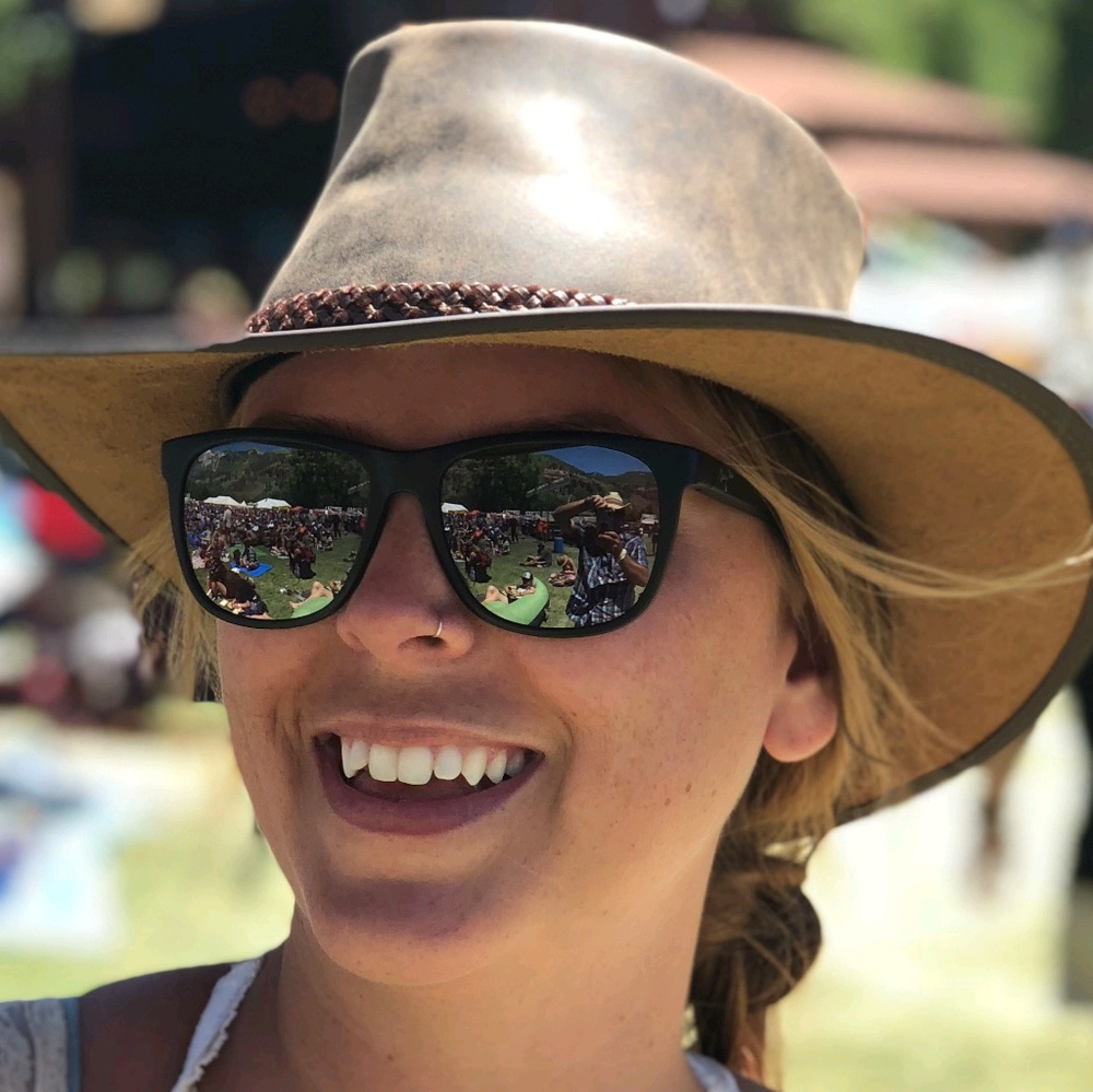 Meet your Posher, Laurie